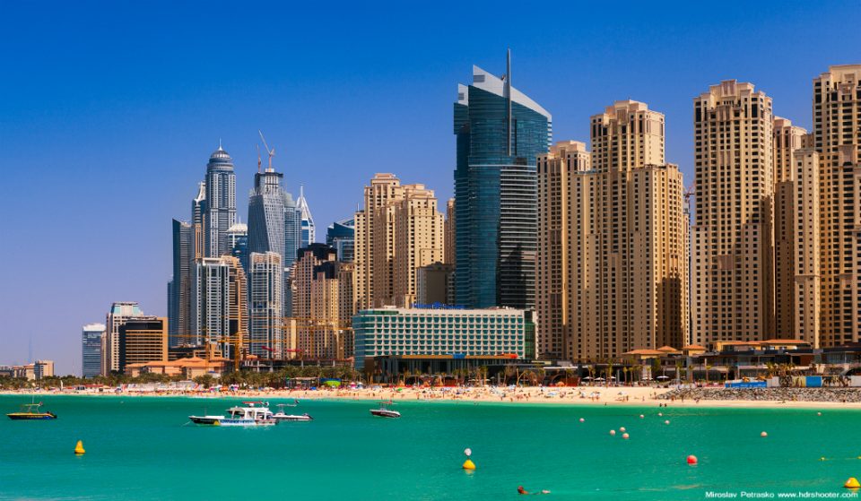 A Representation of Dubai Summer Through Gifs